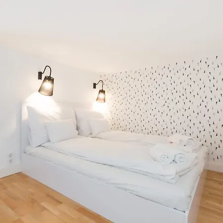 Super Location - Comfy *