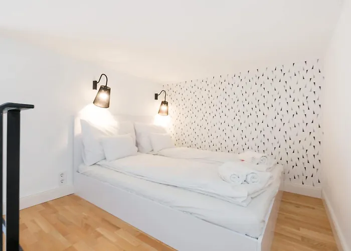 Super Location - Comfy *